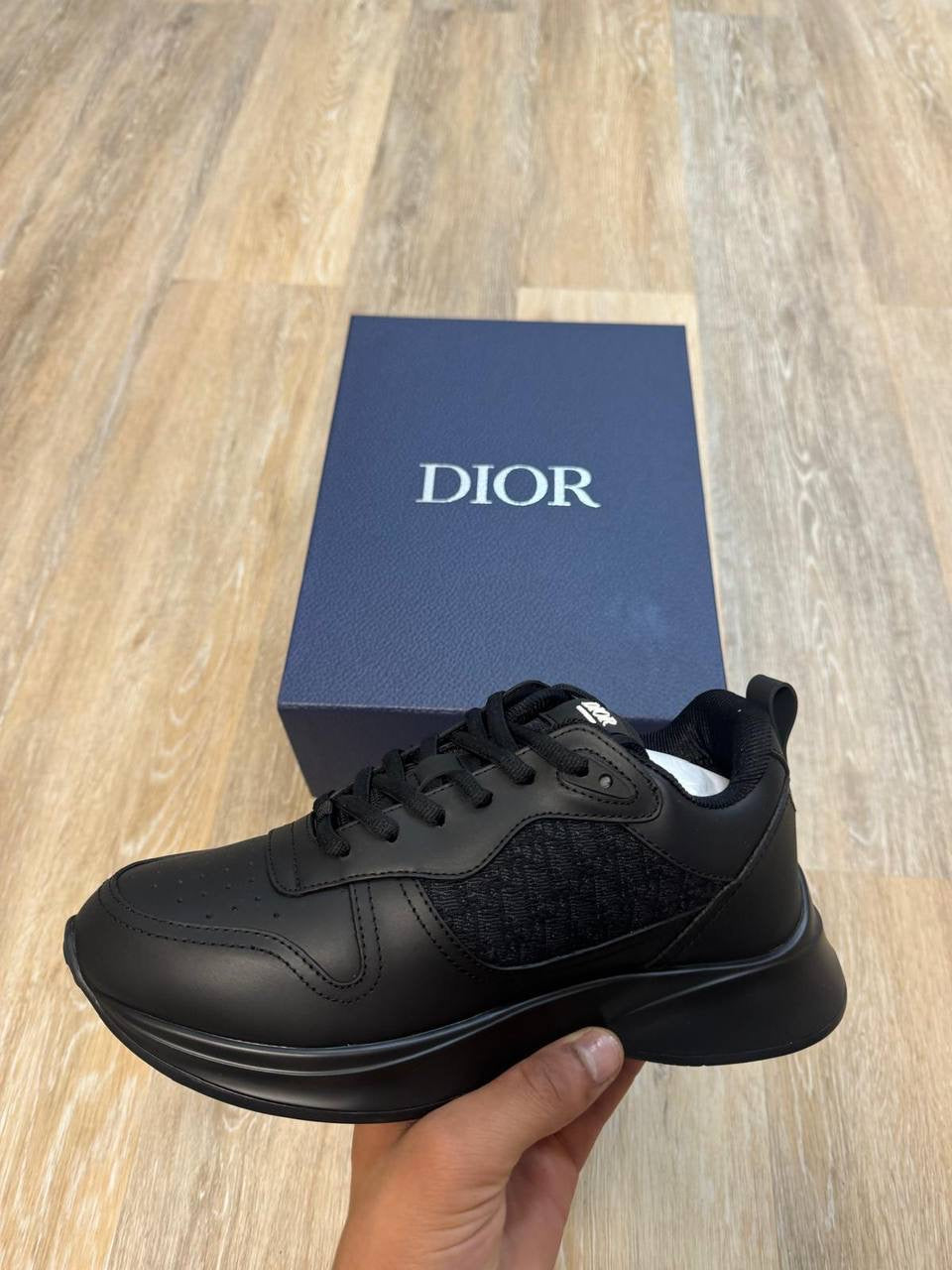Dior B25